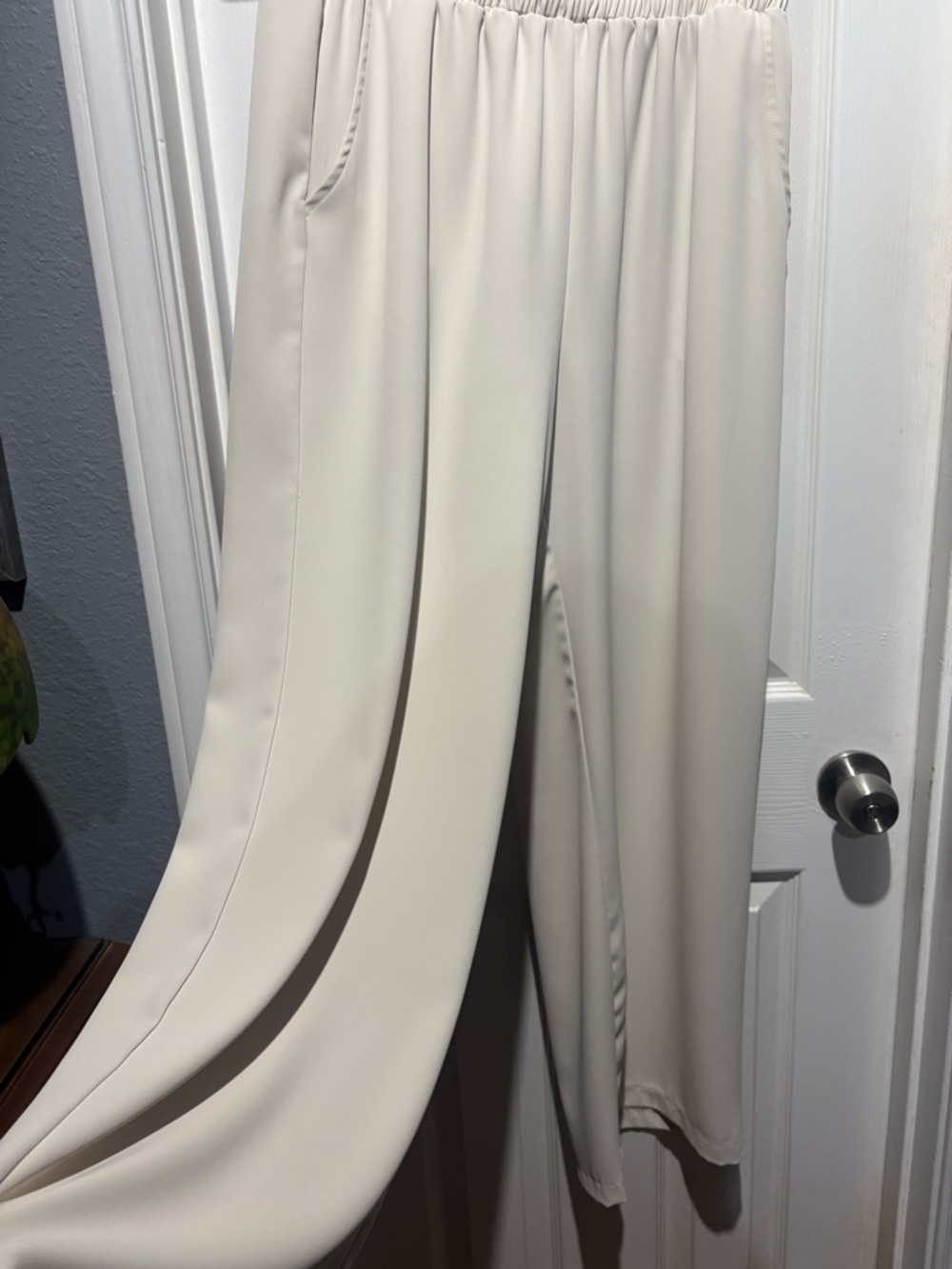 MELLODAY Soft Cream Flowing Pants - Picture 2 of 3